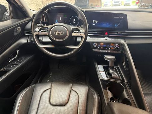 Used 2024 Hyundai Elantra Limited FWD image 14