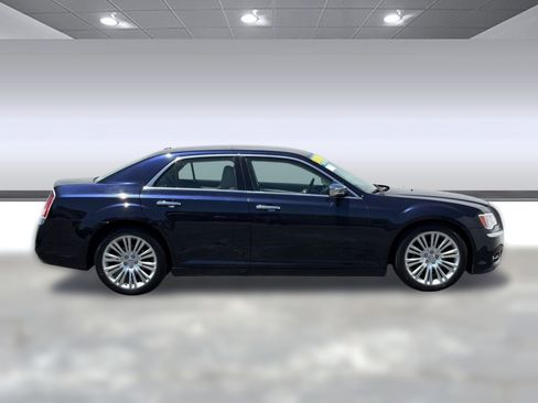 Used 2012 Chrysler 300 Limited RWD image 7