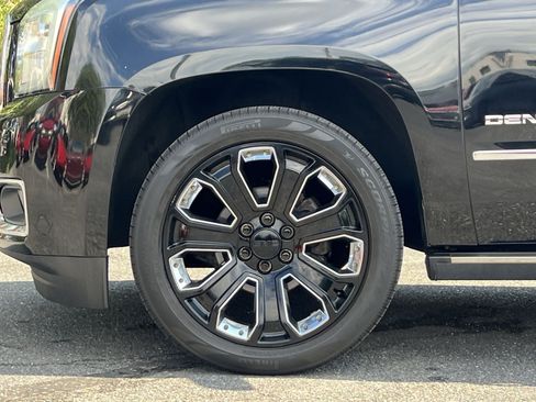 Used 2019 GMC Yukon Denali w/ Denali Ultimate Package AWD/4WD image 11