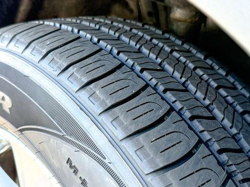 Used 2022 Toyota Highlander LE image 14