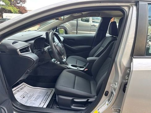 Used 2023 Toyota Corolla LE FWD image 9