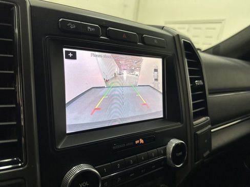 Used 2019 Ford Expedition XLT w/ Equipment Group 202A AWD/4WD image 46
