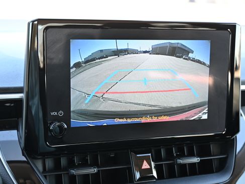 Used 2025 Toyota Corolla LE FWD image 27