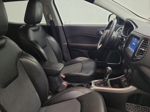 Used 2019 Jeep Compass Latitude FWD image 21