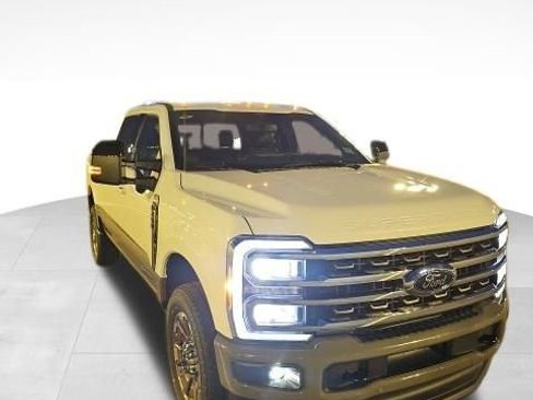 New 2026 Ford F250 King Ranch w/ FX4 Off-Road Package image 4