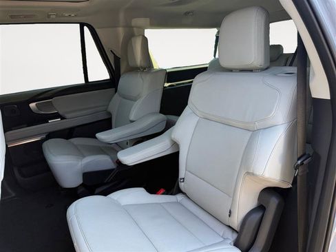 Used 2025 Ford Expedition Max Platinum w/ Driver's Package AWD/4WD image 15
