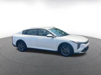 Used 2025 Kia K4 FWD video 2