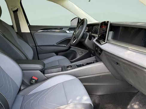 New 2026 Volkswagen Tiguan SE AWD/4WD image 27