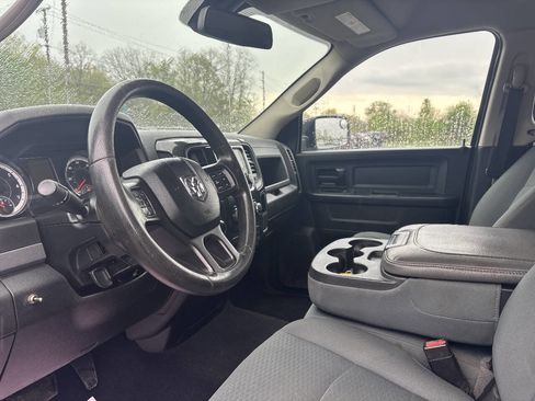Used 2018 RAM 1500 ST w/ SXT Appearance Group AWD/4WD image 13