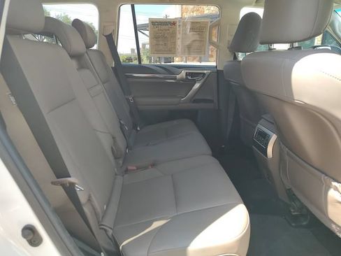 Used 2021 Lexus GX 460 Premium w/ Premium Package AWD/4WD image 32