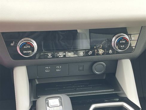 New 2026 Mitsubishi Outlander SE image 23