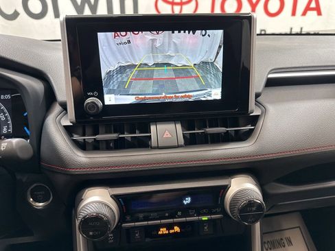Used 2025 Toyota RAV4 SE image 27