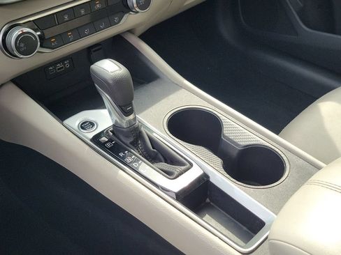 Used 2025 Nissan Altima 2.5 SV FWD image 30
