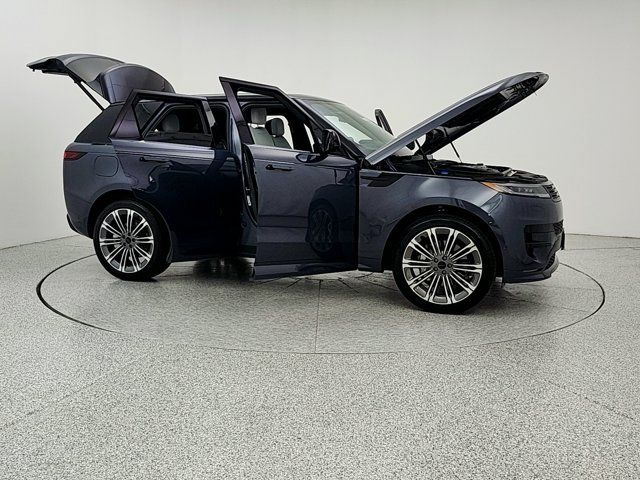 Certified 2026 Land Rover Range Rover Sport Dynamic SE AWD/4WD image 10