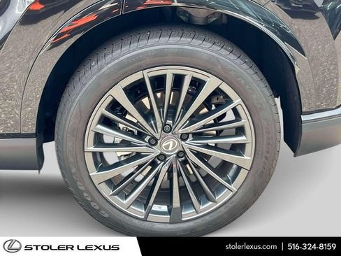 Used 2025 Lexus RX 350 Premium w/ Accessory Package AWD/4WD image 9