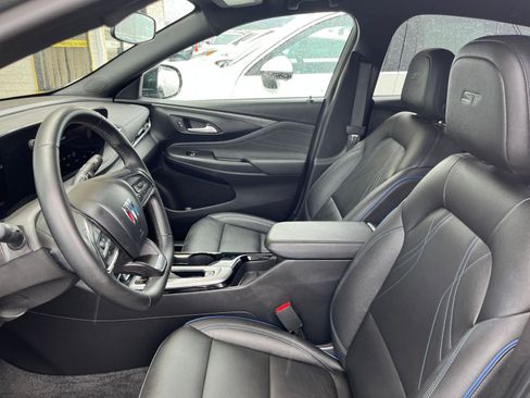 Used 2025 Buick Envista Sport Touring image 27