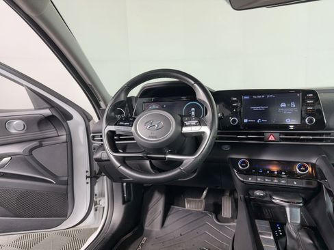 Used 2021 Hyundai Elantra SEL w/ Convenience Package image 27