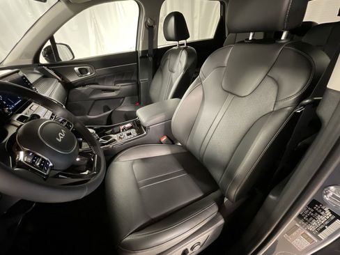 Certified 2022 Kia Sorento SX image 17