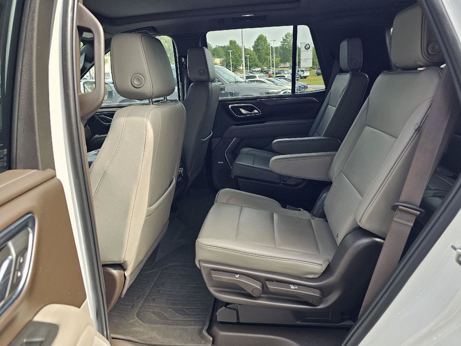 Used 2023 GMC Yukon SLT RWD image 32
