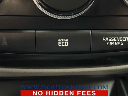 Used 2015 Kia Soul FWD image 28
