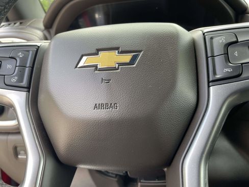 Used 2022 Chevrolet Silverado 2500 LTZ w/ LTZ Convenience Package image 17