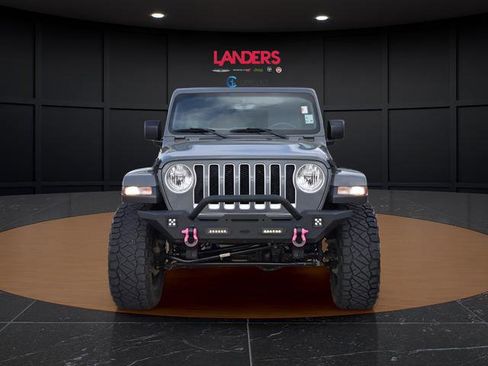 Used 2019 Jeep Wrangler Unlimited Sahara image 6