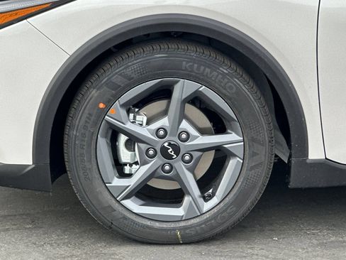 New 2026 Kia K4 FWD image 24