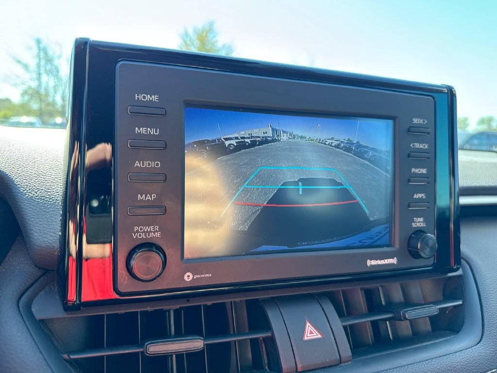 Used 2022 Toyota RAV4 LE AWD/4WD image 18