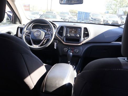 Used 2018 Jeep Cherokee Latitude image 39