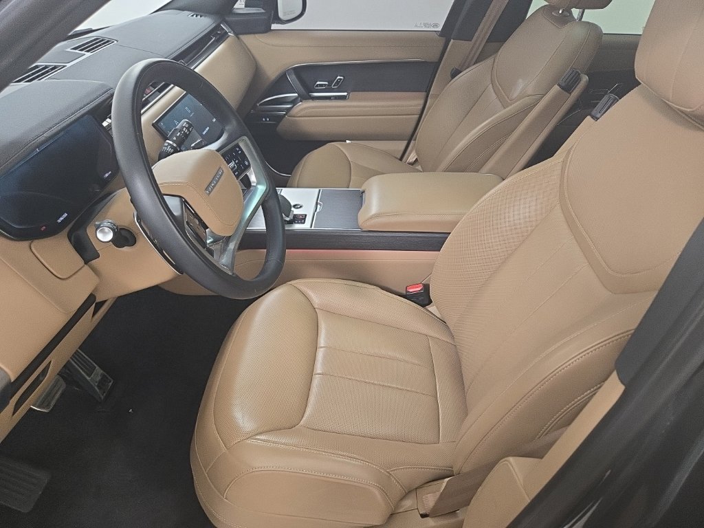 Certified 2025 Land Rover Range Rover SE AWD/4WD image 19