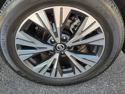 Used 2021 Nissan Rogue SV w/ Premium Package AWD/4WD image 31
