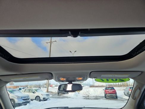 Used 2017 Chevrolet Traverse LT image 15