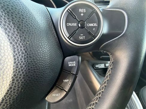 Used 2019 Kia Soul + image 23