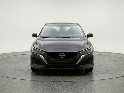 Used 2025 Nissan Sentra SV image 2