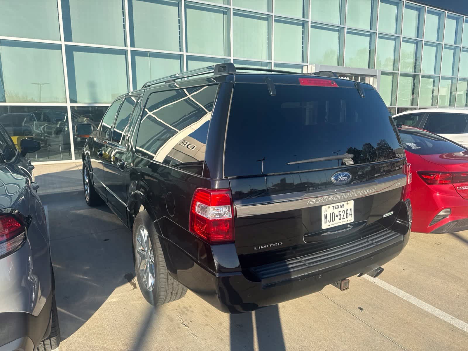 Used 2015 Ford Expedition EL Limited w/ Equipment Group 301A AWD/4WD image 3