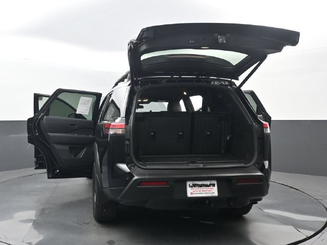 Used 2025 Nissan Pathfinder Rock Creek AWD/4WD image 34
