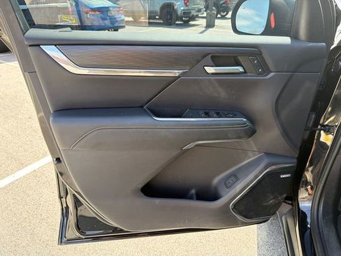 Used 2024 GMC Acadia Elevation w/ Luxury Package image 10