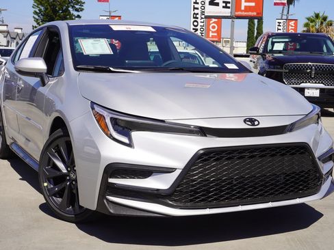 Certified 2026 Toyota Corolla SE FWD image 2