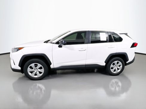 Used 2022 Toyota RAV4 LE FWD image 9