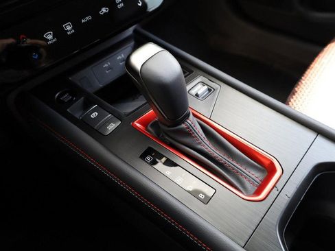 New 2025 Nissan Kicks SR image 18