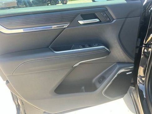 Used 2024 GMC Acadia Elevation w/ Luxury Package image 10