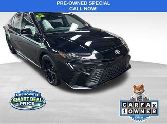 Used 2025 Toyota Camry SE FWD video 2