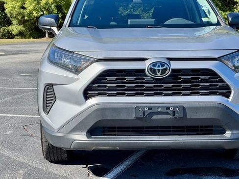 Used 2021 Toyota RAV4 LE image 13