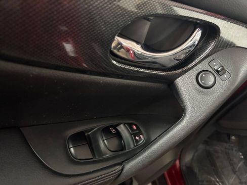 Used 2016 Nissan Rogue AWD image 13