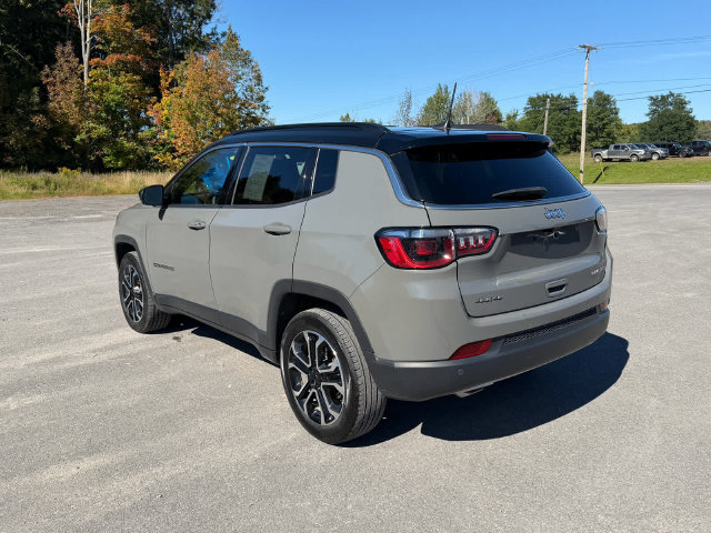 Used 2023 Jeep Compass Limited AWD/4WD image 3