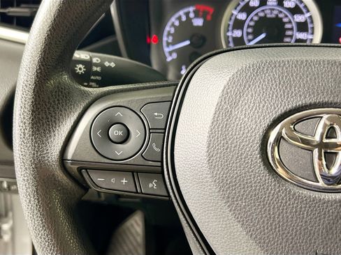 Used 2022 Toyota Corolla LE image 17