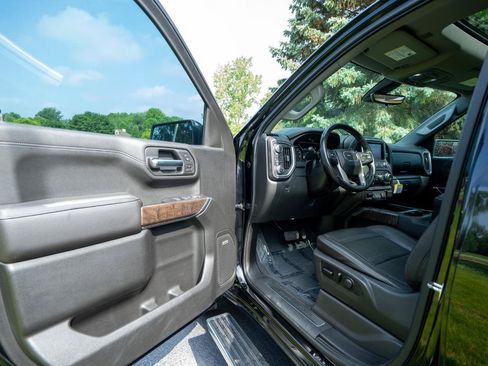Used 2019 GMC Sierra 1500 Denali w/ Denali Ultimate Package AWD/4WD image 12