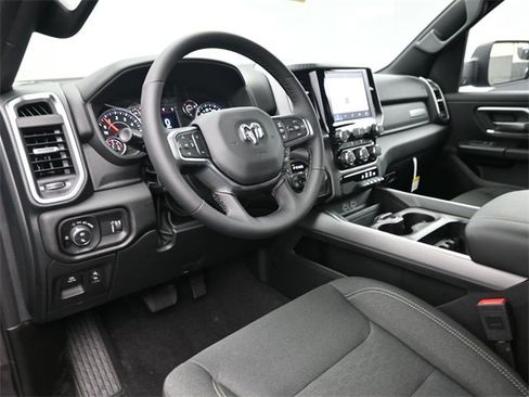 New 2026 RAM 1500 4x4 Crew Cab image 19