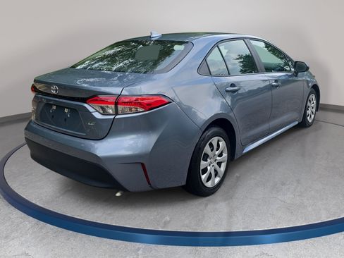 Used 2024 Toyota Corolla LE FWD image 5