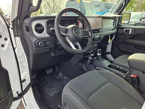 Used 2024 Jeep Wrangler Sahara w/ Safety Group image 15